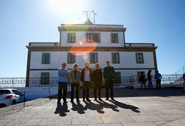 Bruzón, Cheparínov, Rapport, Granda y Salgado ante el Faro de Fisterra