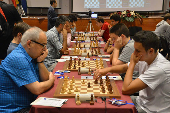 Chess24-VTI-Atocha vs Solvay (a la derecha) 