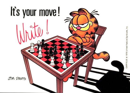 El gato Garfield ante un tablero.