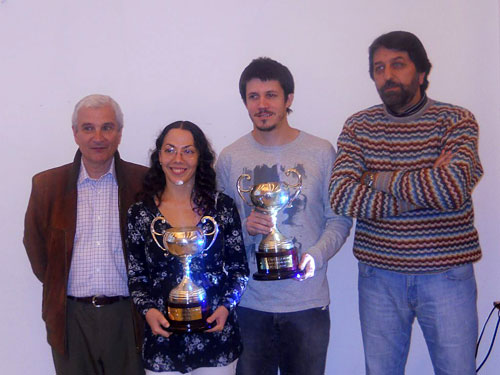 GM Diego Flores y WIM Marisa Zuriel con Eduardo Moccero y Blas Pingas