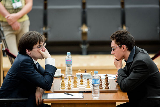 R 4 Caruana vence a Vachier-Lagrave y es líder en solitario