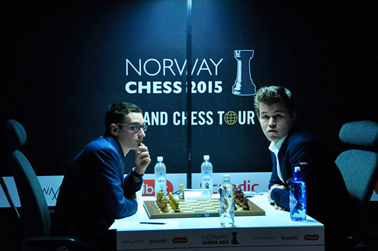 R 2 Caruana vence inapelablemente a Carlsen en una Berlinesa