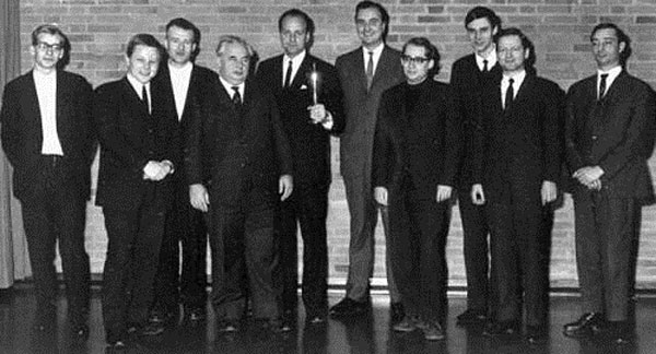 A la izq. Robert Huebner Campeón de la Bundesliga en 1967 con Porz