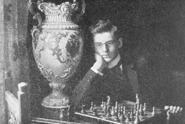Alekhine en  San Petersburgo  1909