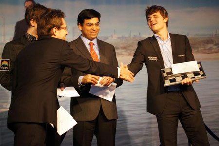 Aronian felicita Carlsen frente a Anand 