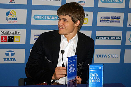 Carlsen feliz tras ganar a Topalov