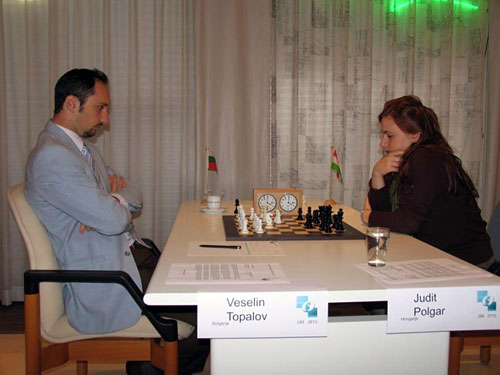 Judit Polgar con Topalov en Hoogeveen 2006 