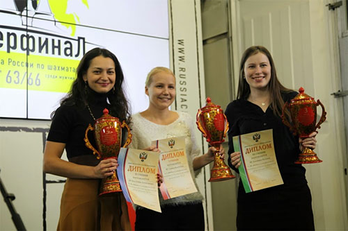 Cto Ruso Femenino 2013 2ª Alexandra Kosteniuk, 1ª Valentina Gunina y 3ª Natalija Pogonina