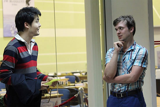 David Howell, segundo, y Vladimir Fedoseev, tercero, en el Abierto de Dubái 2015