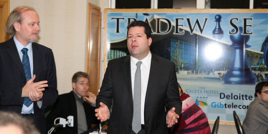 El Ministro Principal de Gibraltar Fabian Picardo da la bienvenida 