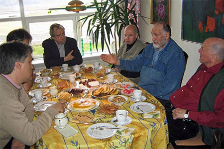 Fischer en 2005 con miembros del Comité RJF 