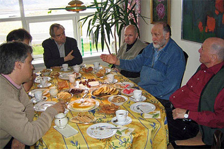 Fischer en 2005 con miembros del Comité RJF