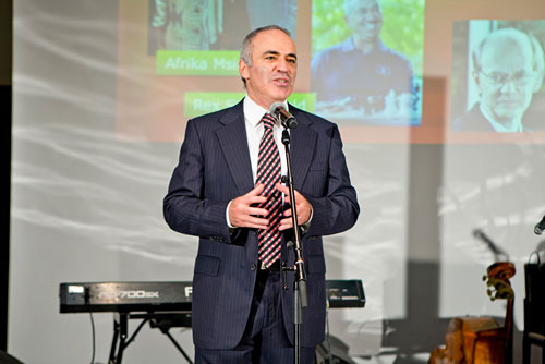 Kasparov en su discurso de presentación