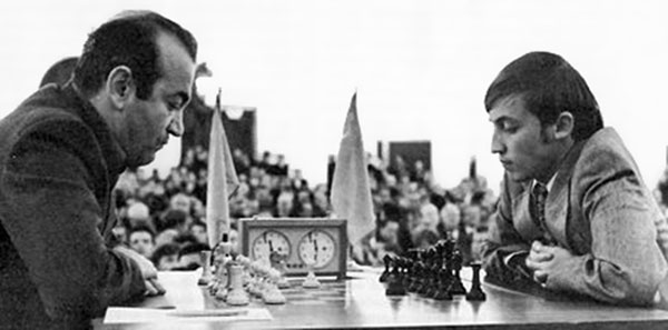 Korchnoi y Karpov en el match de 1974