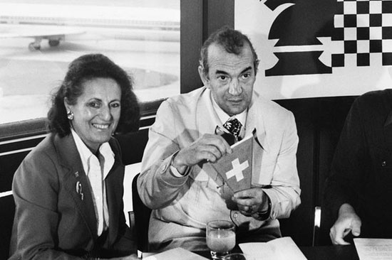 Korchnoi y su compañera Petra en 1978