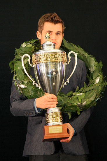 Magnus Carlsen campeón del mundo por segunda vez... faltan cinco