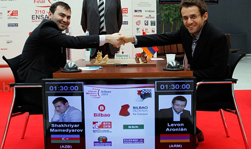 Mamedyarov conoció su clasificación mientras estaba jugando en Bilbao, aquí con el vencedor, Aronian 