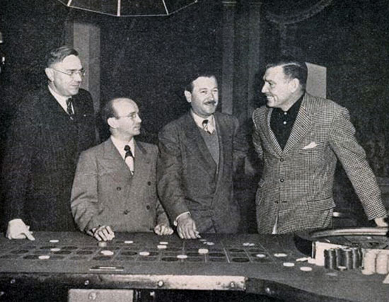 Max Euwe, Samuel Reshevsky, Herman Steiner y Clark Gable