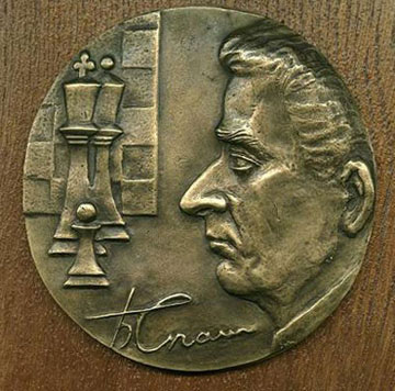 Medalla por los 70 años de Spassky