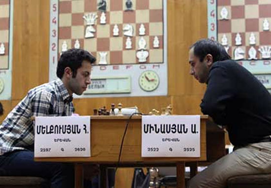 Melkumyan vs Minasian en el Campeonato de Armenia 2012 