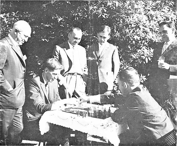 Najdorf, Fischer (s) , Portisch, Larsen, Ivkov (s), y Unzicker, Piatigorsky 1966