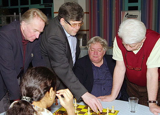 Olafsson, Koneru sentada, Dvoretsky, Timman y Spassky