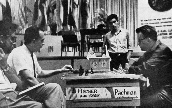 Pachmann en La Habana jugando contra Fischer, en Nueva York, en el Mem. Capablanca 1965