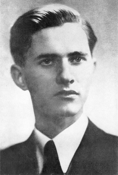 Paul Keres  entre los 20 y 30 años de libro Meie Keres de Heuer Valter