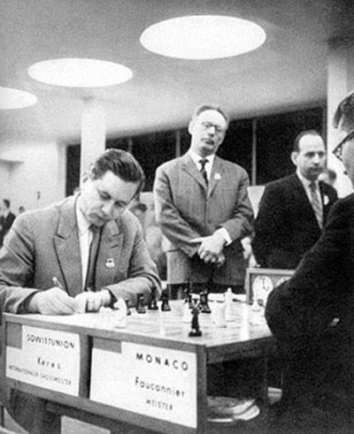 Paul Keres vs Fauconier Leipzig 1960, Botvinnik observa