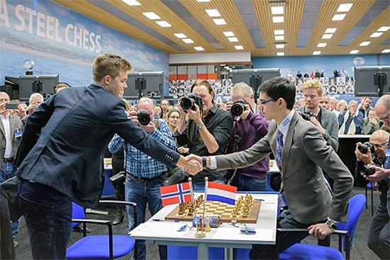 R 1 Debut y tablas de Carlsen con Giri 