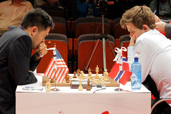 R 1 Nakamura finalmente logra vencer a Carlsen