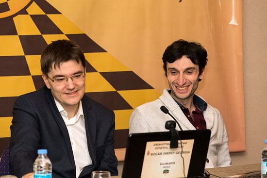 R 1 Tomashevsky y Jobava comentan su partida en la conferencia de prensa con buen humor 