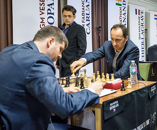 R 1 Topalov vence a Svidler