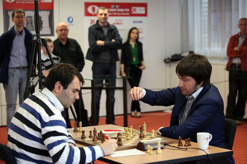 R 11 Mamedyarov y Radjabov. Zug 2013