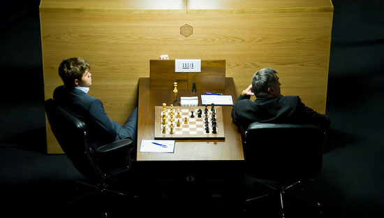 R 12 Unos distraídos Carlsen e Ivanchuk 