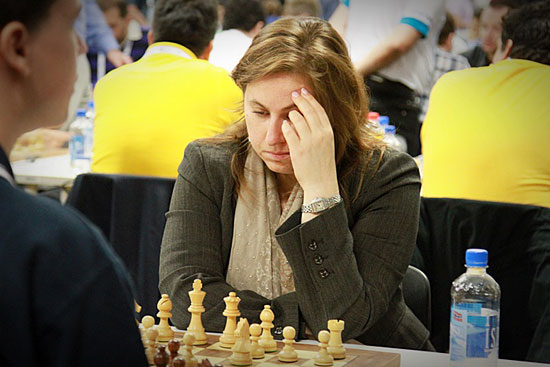 R 2 Afortunado triunfo de Judit Polgar ante Guerrero Vargas
