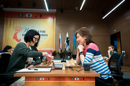 R 2 Batchimeg vs Hou Yifan