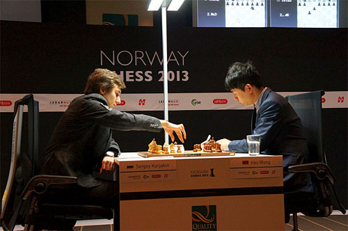 R 3 Karjakin derrota a Wang Hao. Norway 2013