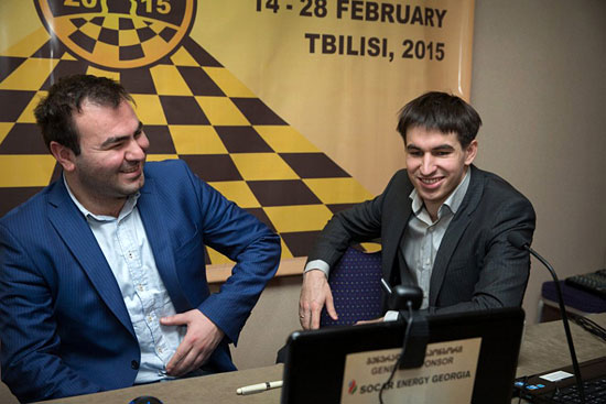 R 3 Mamedyarov parece decir a Andreikin Esa jugada me dolio aquí 