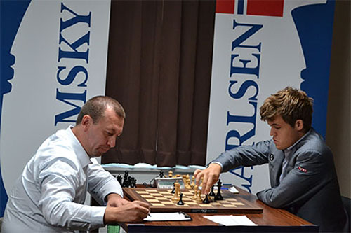 R 4 Carlsen juega 59...Af6 y fuerza el abandono de Kamsky 