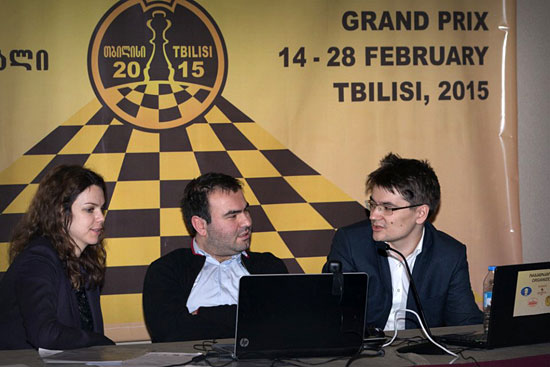 R 4 Mamedyarov y su vencedor, Tomashevsky, comentan la partida
