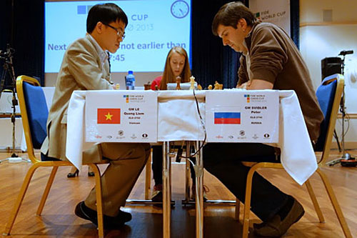 R 4 Quang Liem Le cae ante Peter Svidler