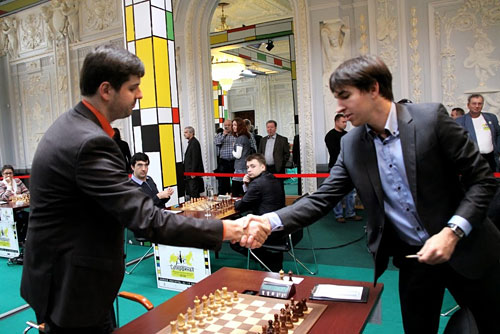 R 4 Saludo inicial entre Svidler y Andreikin