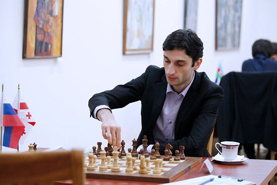 R 5 Jobava a punto de jugar su victoriosa Caro Kann ante Karjakin