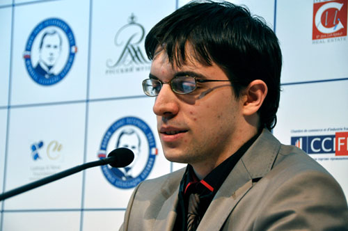 R 5 Vachier-Lagrave comenta su partida