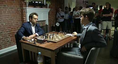 R 6 Carlsen y Aronian en la fase crítca de la partida 