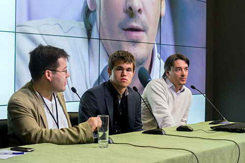 R 7 Carlsen y Morozevich en la conferencia de prensa 
