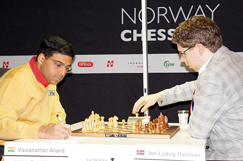 R 8 Anand vence a Hammer y se coloca segundo. Norway 2013