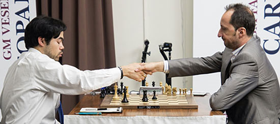 R 8 Nakamura abandona ante Topalov