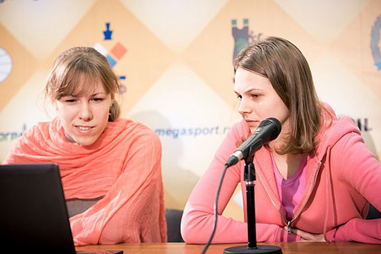 R 8 Olga Girya y Anna Muzychuk